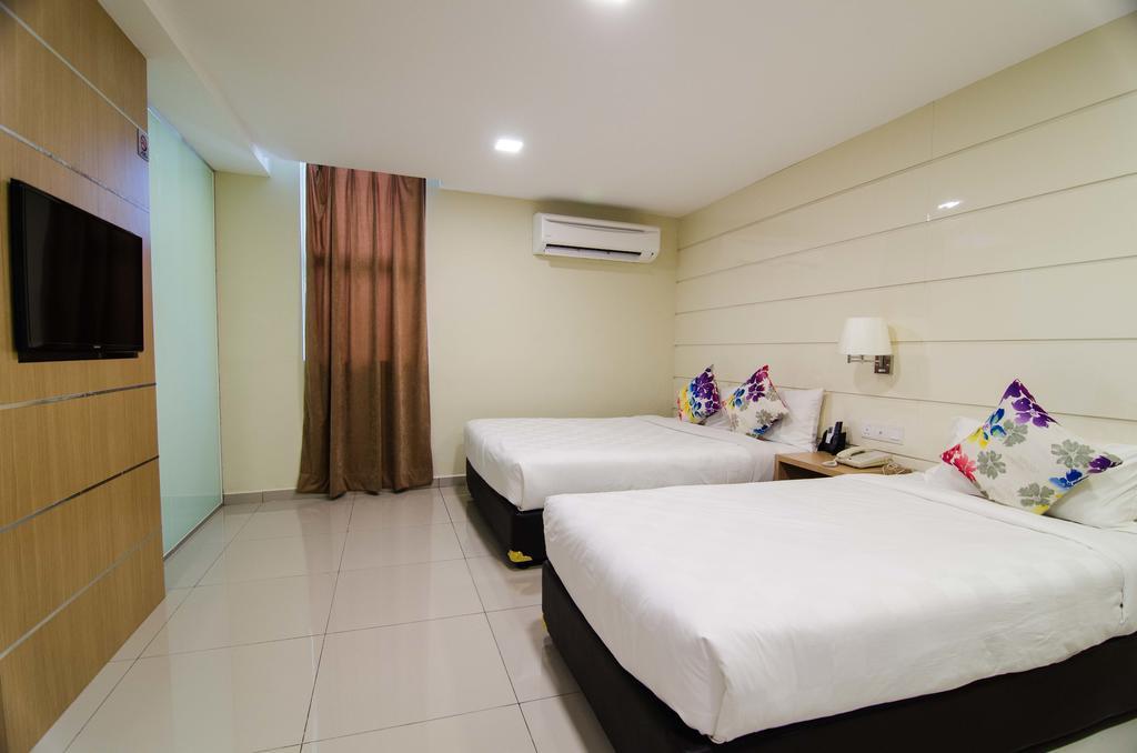 Mornington Hotel Sitiawan Exterior photo