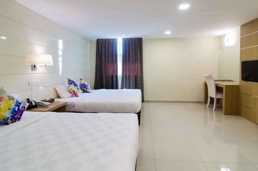 Mornington Hotel Sitiawan Exterior photo