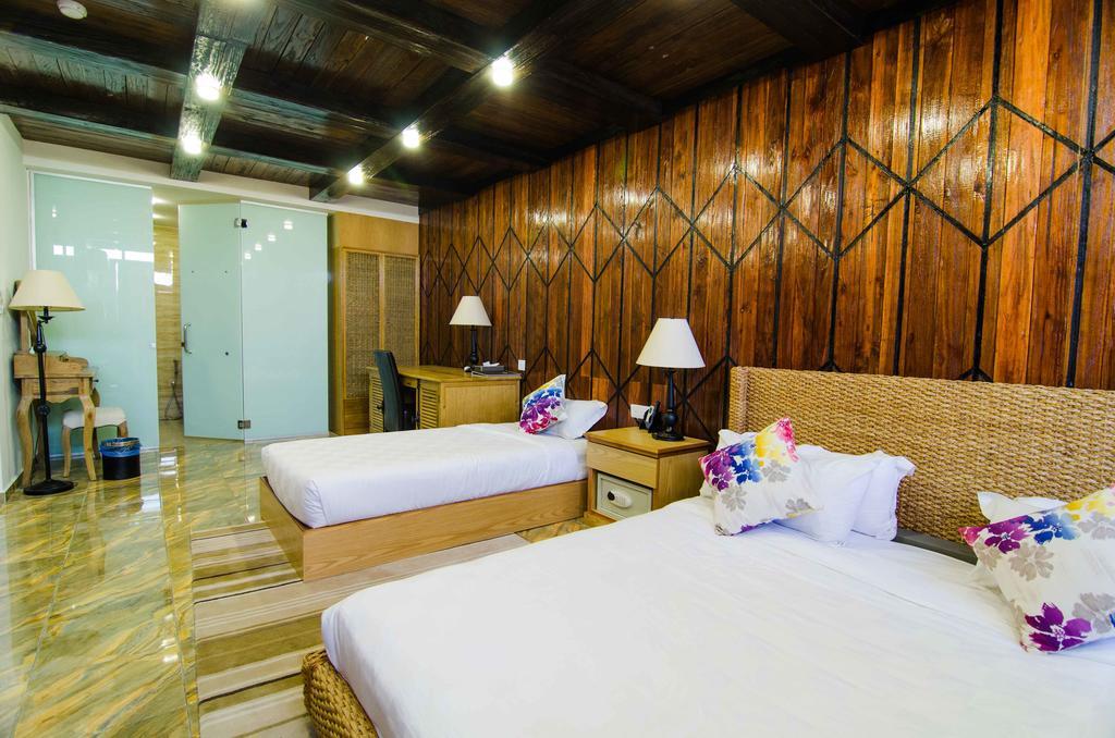 Mornington Hotel Sitiawan Exterior photo